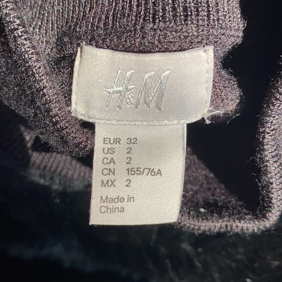 Faux fur accented sweater 🔮 - Picture 4 of 4